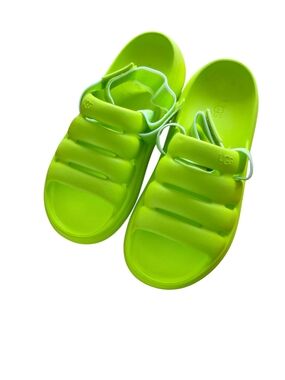 Uggs sport yeah  Neon Green Foam Slide Sandals - Lightweight Comfort EUC